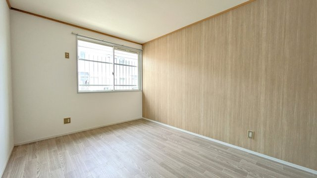 岡山市南区洲崎３丁目のアパートの洋室