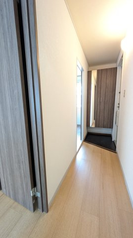 岡山市南区洲崎３丁目のアパートの居間・リビング