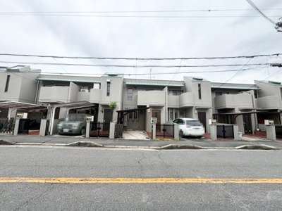 【前面道路含む現地写真】 | 高槻市南平台4丁目　テラスハウス