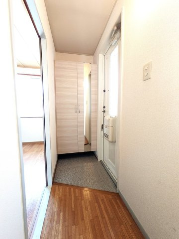 岡山市南区洲崎３丁目のアパートの居間・リビング