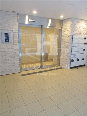 【エントランス】 | GRACIA OGU | 建物の内部です