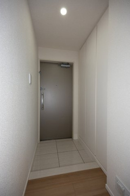 【玄関】 | ＩＢＩＳ市ヶ谷 | ※写真は同タイプ住戸です。