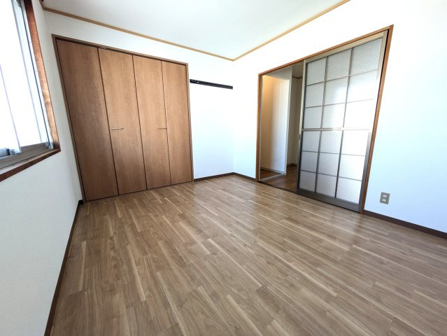 カーサ若葉Aの洋室