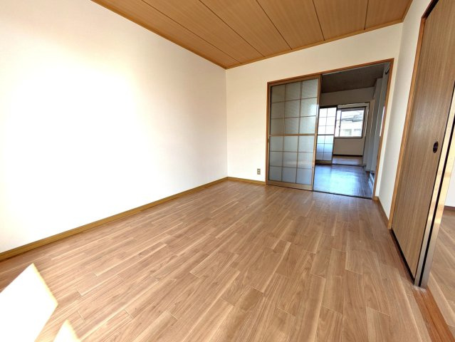 カーサ若葉Aの洋室