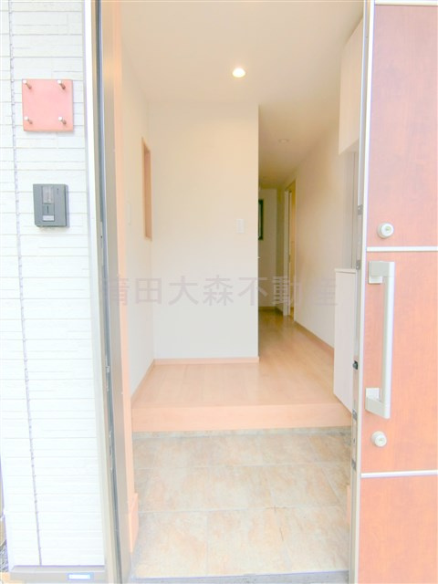 本羽田三丁目戸建ての玄関|玄関