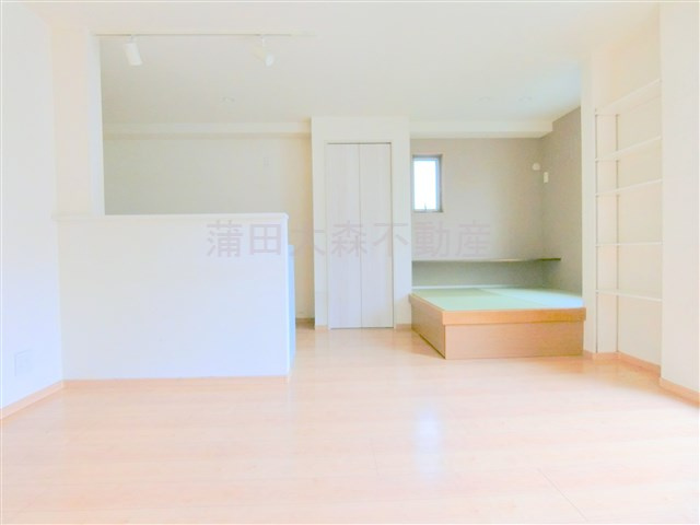 本羽田三丁目戸建ての居間・リビング