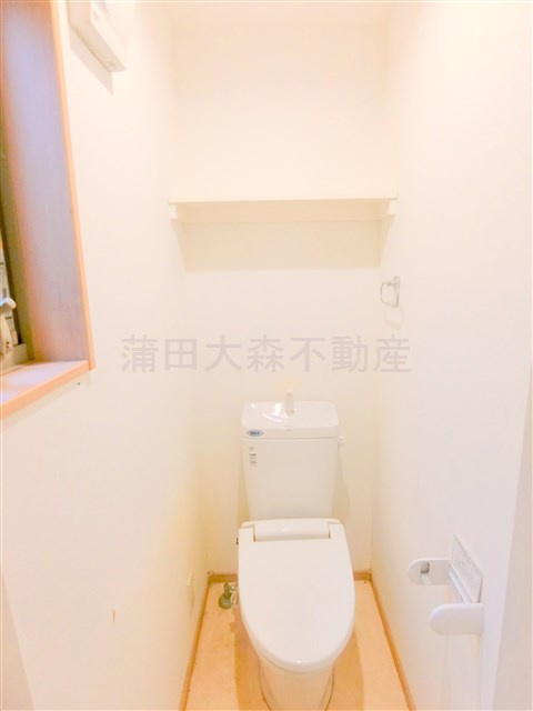 本羽田三丁目戸建てのトイレ