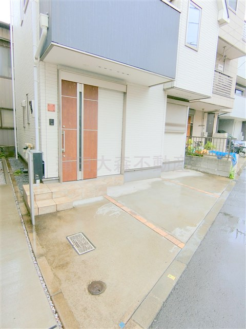 本羽田三丁目戸建ての駐車場