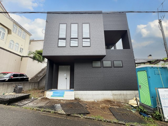 「菊名」駅徒歩9分＆小学校3分◆LDK28帖超え！ルーフバルコニー付き物件