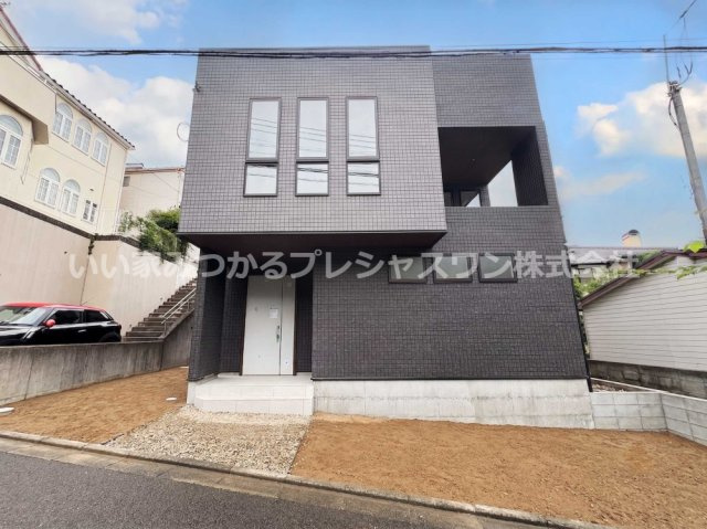 「菊名」駅徒歩9分＆小学校3分◆LDK28帖超え！ルーフバルコニー付き物件