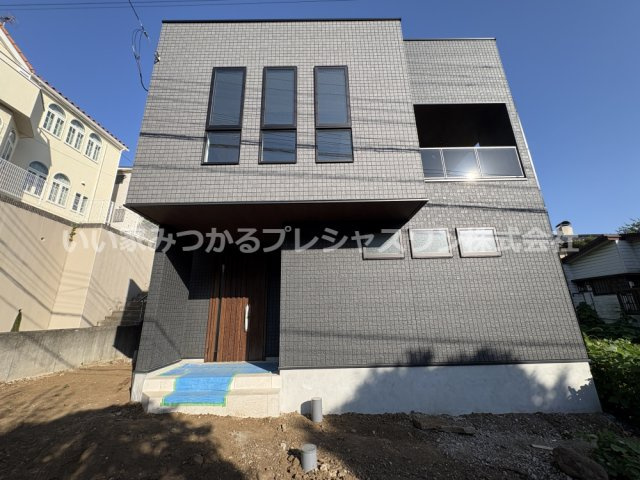 「菊名」駅徒歩9分＆小学校3分◆LDK28帖超え！ルーフバルコニー付き物件