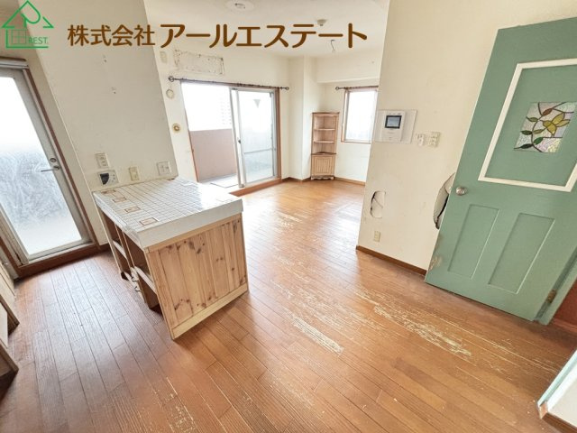 マーレ加古川駅前タワー　　JR「加古川駅」徒歩5分の居間・リビング
