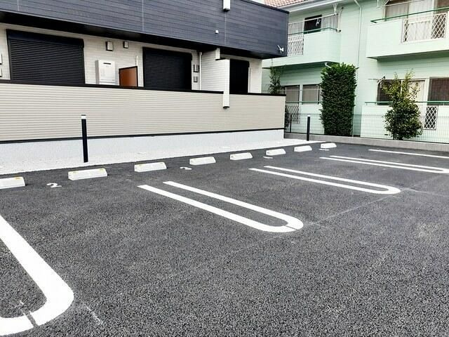 サニーサイドシーズンの駐車場