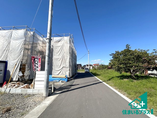 ●天理市岸田町　第1期　新築一戸建ての前面道路含む現地写真|周辺は閑静な住宅街です。前面道路もしっかりと有りますので車の出し入れも安心ですよ！