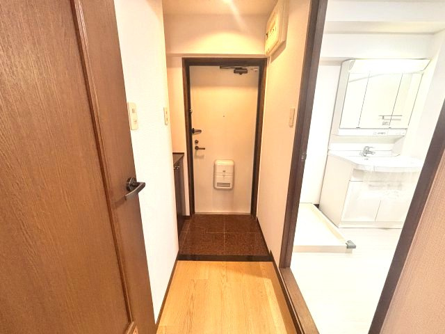 ハイネス岡本の玄関