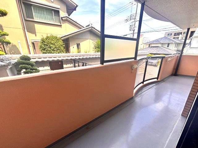 ハイネス岡本のバルコニー