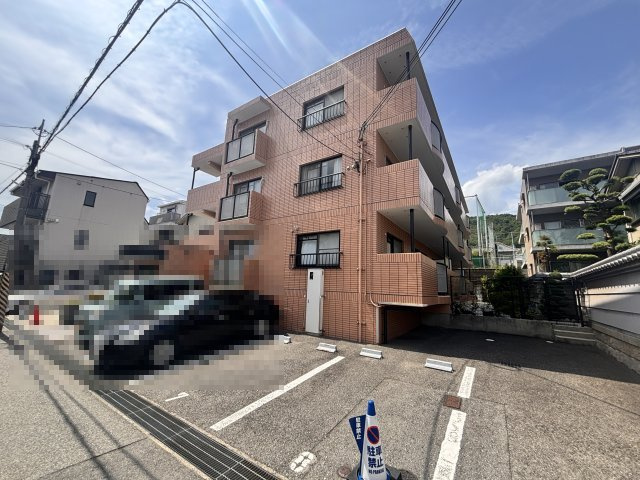 ハイネス岡本の外観