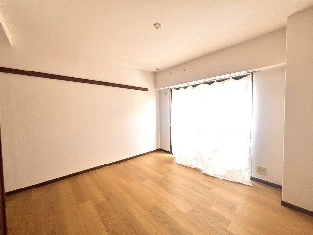 ハイネス岡本の居間・リビング