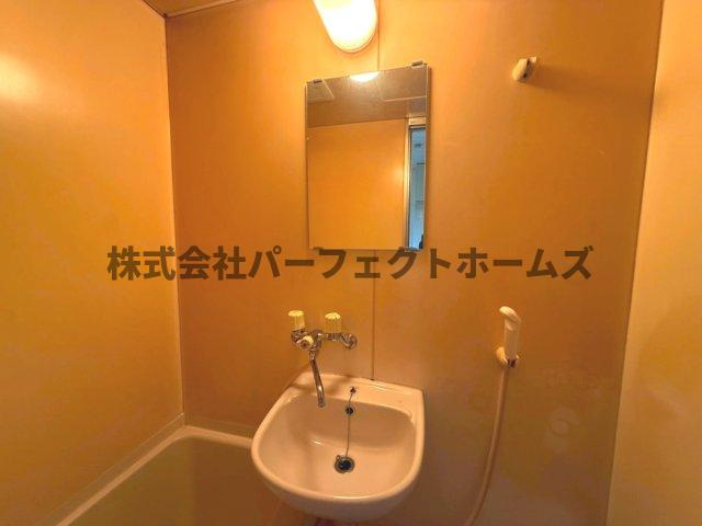 栄光サンプラザⅠの洗面所|明るい洗面所です