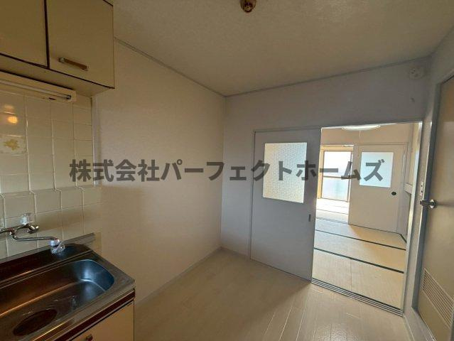 栄光サンプラザⅠの居間・リビング|こちらの居間で趣味の時間をお楽しみください