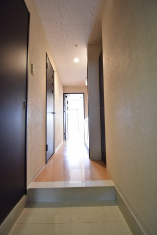 福岡市博多区千代６丁目の賃貸マンションの玄関