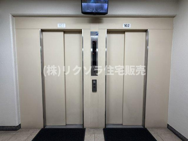 メゾン枚方リバーサイドのその他共用部分|エレベーター2基
■物件内覧・資金計画相談・住宅ローン相談、リフォーム相談、お問合せ受付中■
※当日・翌日のご内覧、ご相談はお電話でのお問合せがスムーズです！