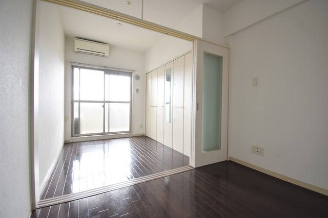福岡市中央区長浜２丁目の賃貸マンションの居間・リビング