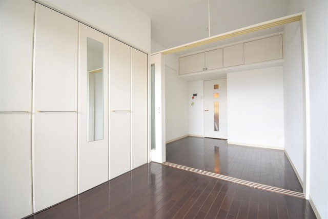 福岡市中央区長浜２丁目の賃貸マンションの居間・リビング