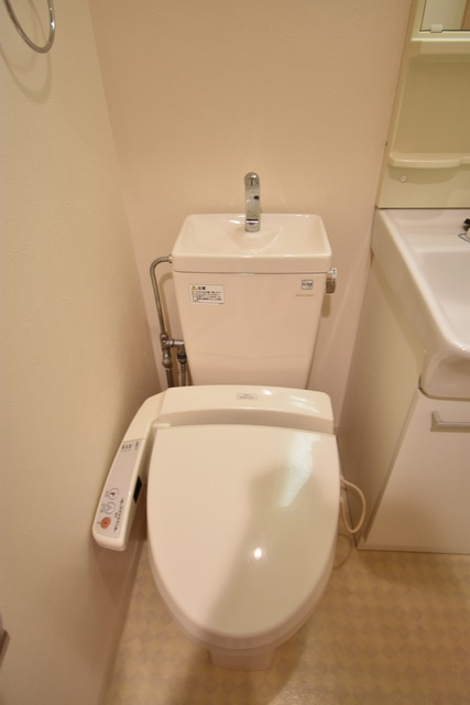 福岡市博多区住吉４丁目の賃貸マンションのトイレ