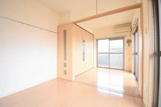 福岡市博多区博多駅南２丁目の賃貸マンションの居間・リビング