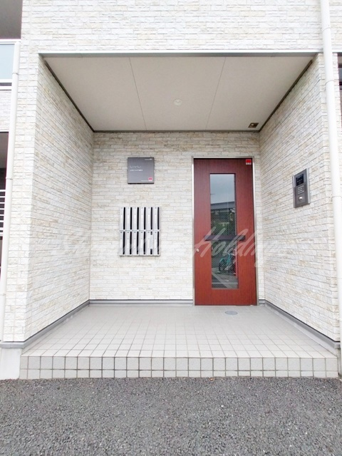 藤沢市羽鳥３丁目のアパートのエントランス|毎日通るエントランス♪