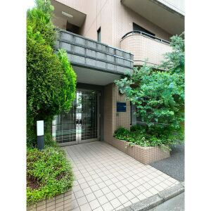 フリューゲル高砂のエントランス