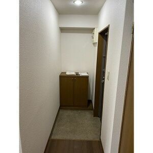 フリューゲル高砂の玄関