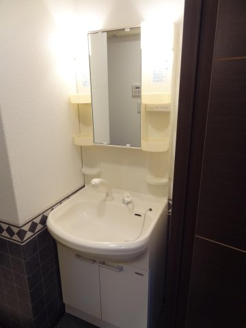 福岡市博多区中呉服町の賃貸マンションの洗面所
