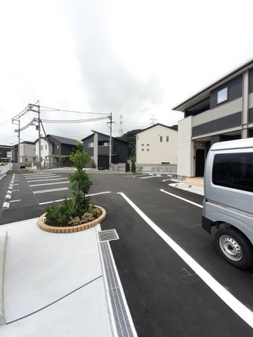 ラテ　ルーナの駐車場