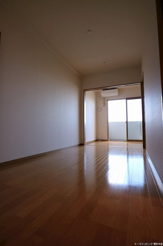 福岡市博多区上呉服町の賃貸マンションの居間・リビング