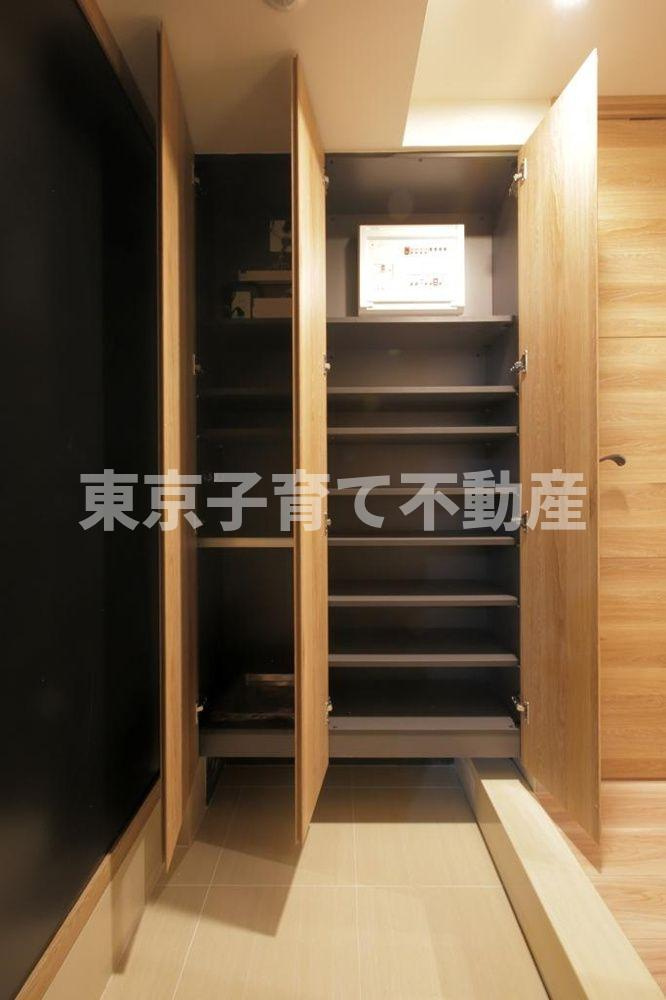 ブランシエスタ白山の玄関