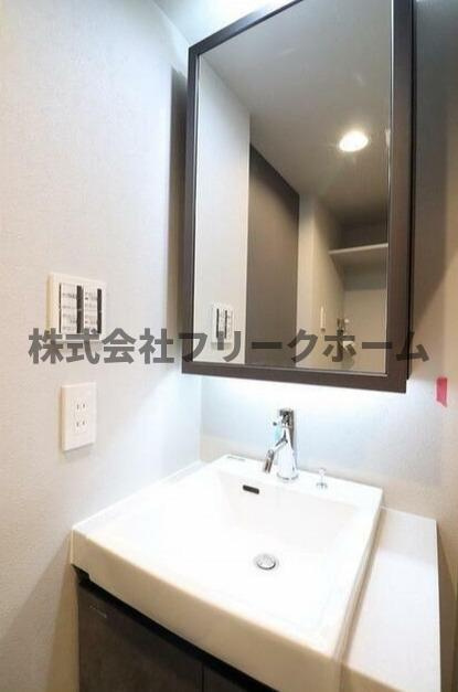 武蔵野市吉祥寺東町１丁目の賃貸マンションの洗面所