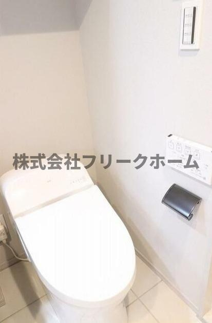 武蔵野市吉祥寺東町１丁目の賃貸マンションのトイレ