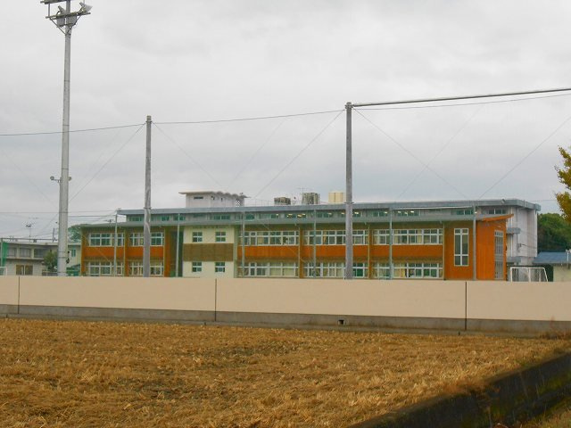 ストロベリー・ＳＡＭ　Ａの周辺|玉津小学校様まで110m