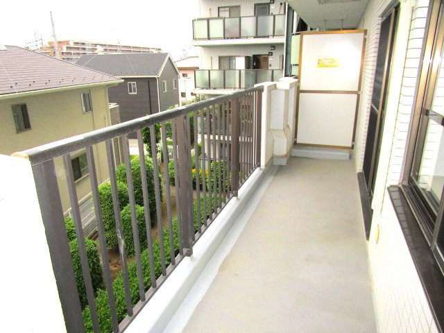 オーベル籠原　フルリフォーム済のバルコニー