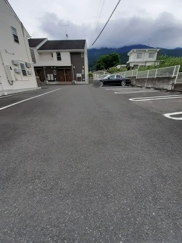 サンリット・ヴィラＡの駐車場