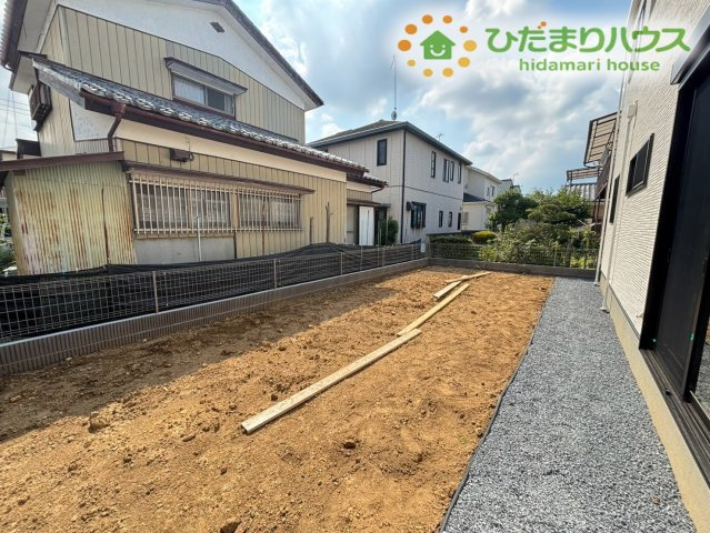 深谷市岡里　第2期　新築一戸建て　クライン　01の庭|陽当たりが良く広々とした専用のお庭スペースです！ガーデニングや家庭菜園を楽しんだり、小さなお子様の遊び場としても大活躍！ご家族でビニールプールやBBQなどを楽しむのにもぴったりなお庭ですよ♪