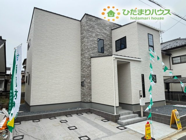 深谷市岡里　第2期　新築一戸建て　クライン　01の外観|陽当たりに恵まれた南西側の庭スペースです！明るい日差しがしっかりと届き、ガーデニングや家庭菜園、お子様のプール遊びなど多目的に大活躍！ご家族で伸び伸びとおうち時間を楽しめる魅力的な空間ですよ♪