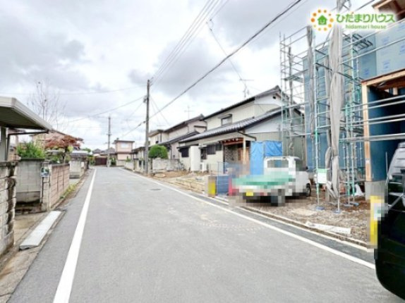 深谷市岡里　第2期　新築一戸建て　クライン　01の前面道路含む現地写真