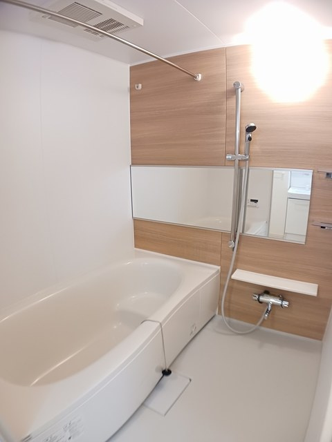 藤沢市石川３丁目のアパートの浴室