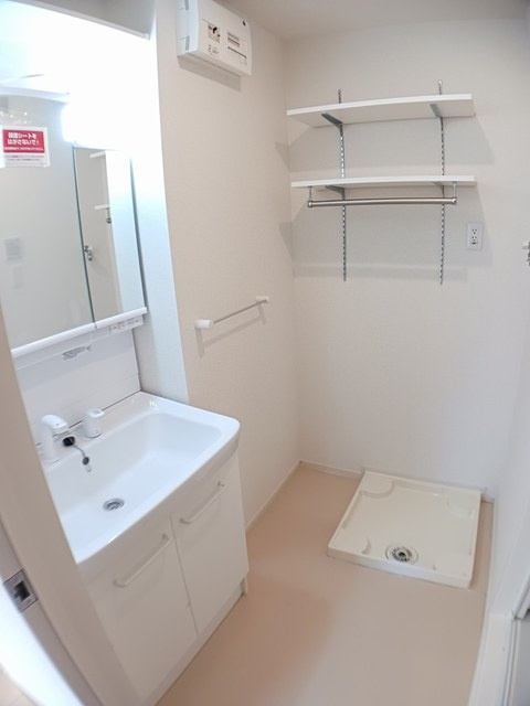 藤沢市石川３丁目のアパートの洗面所