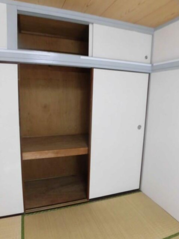 篠ハイツ1号棟の収納