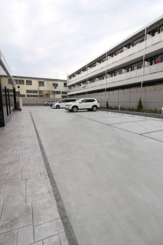 グランステージ綱島の駐車場