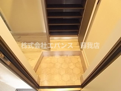 【玄関】 | AQUE16 | 明るい玄関です